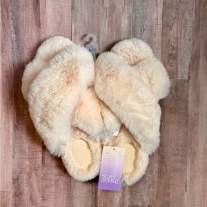 NWT Target-Stars Above Ivory Slippers Size 9/10